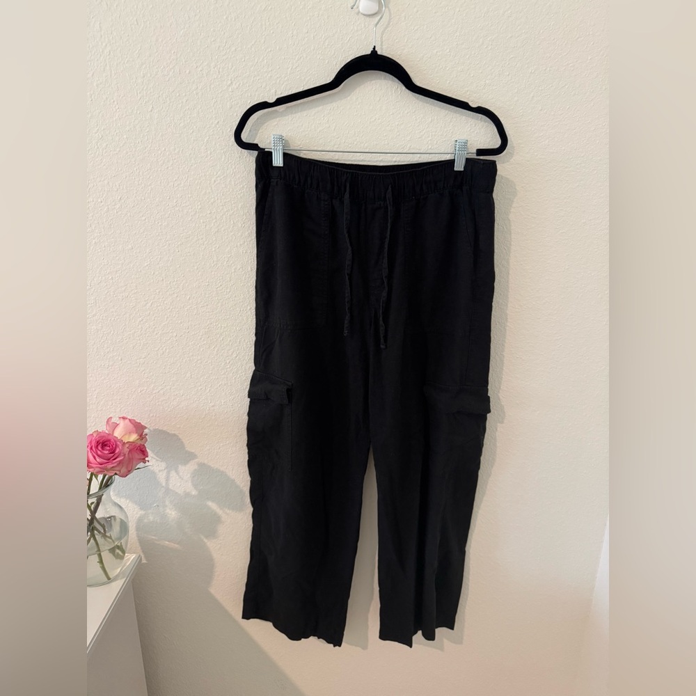 GAP Women's Black Cropped Pants